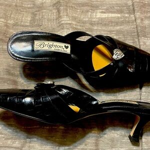 Beautiful dressy slip on shoes. Great for dress or casual wear. Worn one time